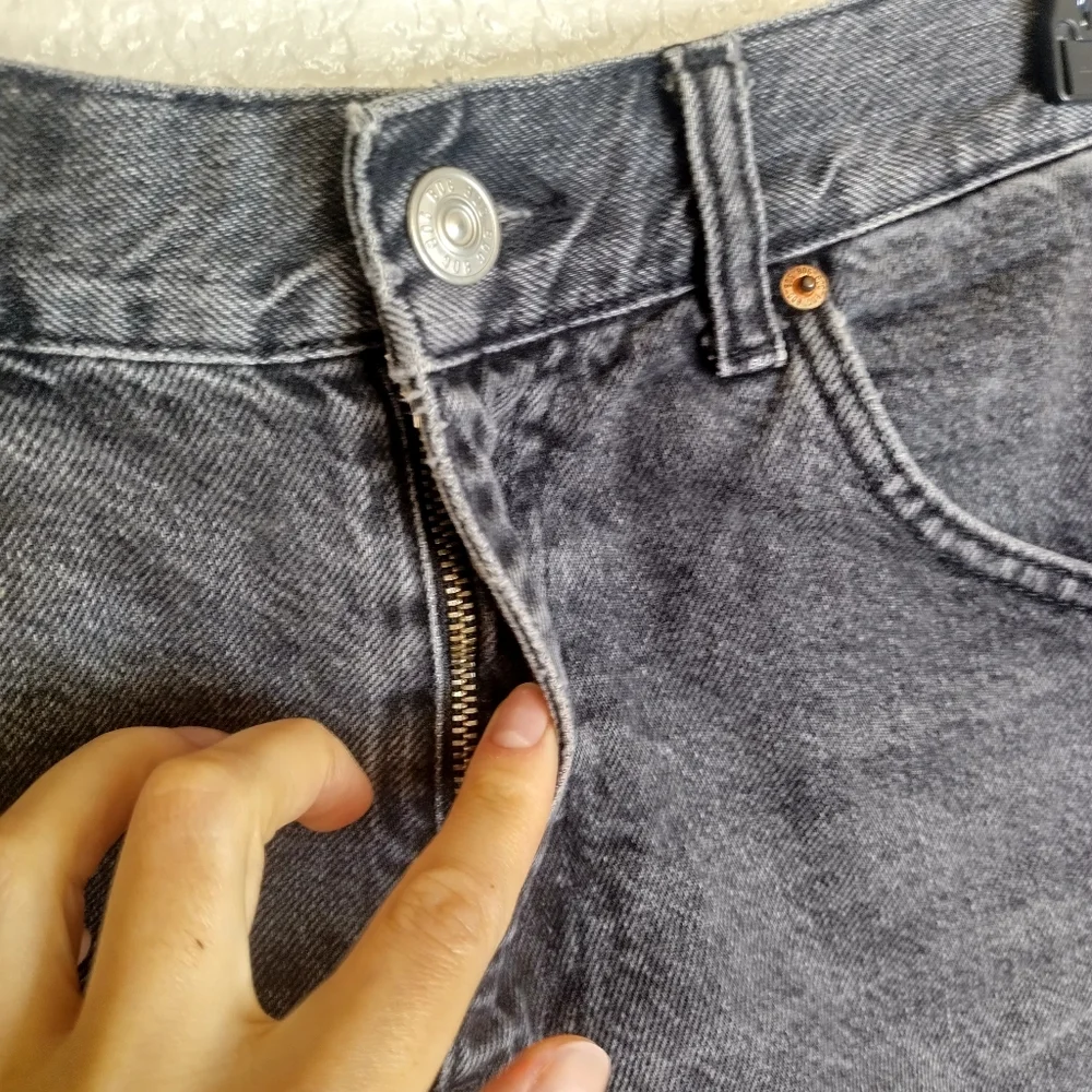 BDG High Rise Mom Black Denim Shorts Sz 26